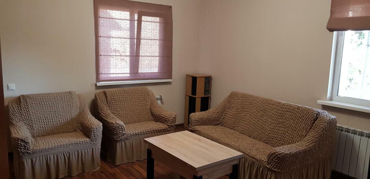 Goratwins Guest House Near Boryspil Airport Hora Bagian luar foto