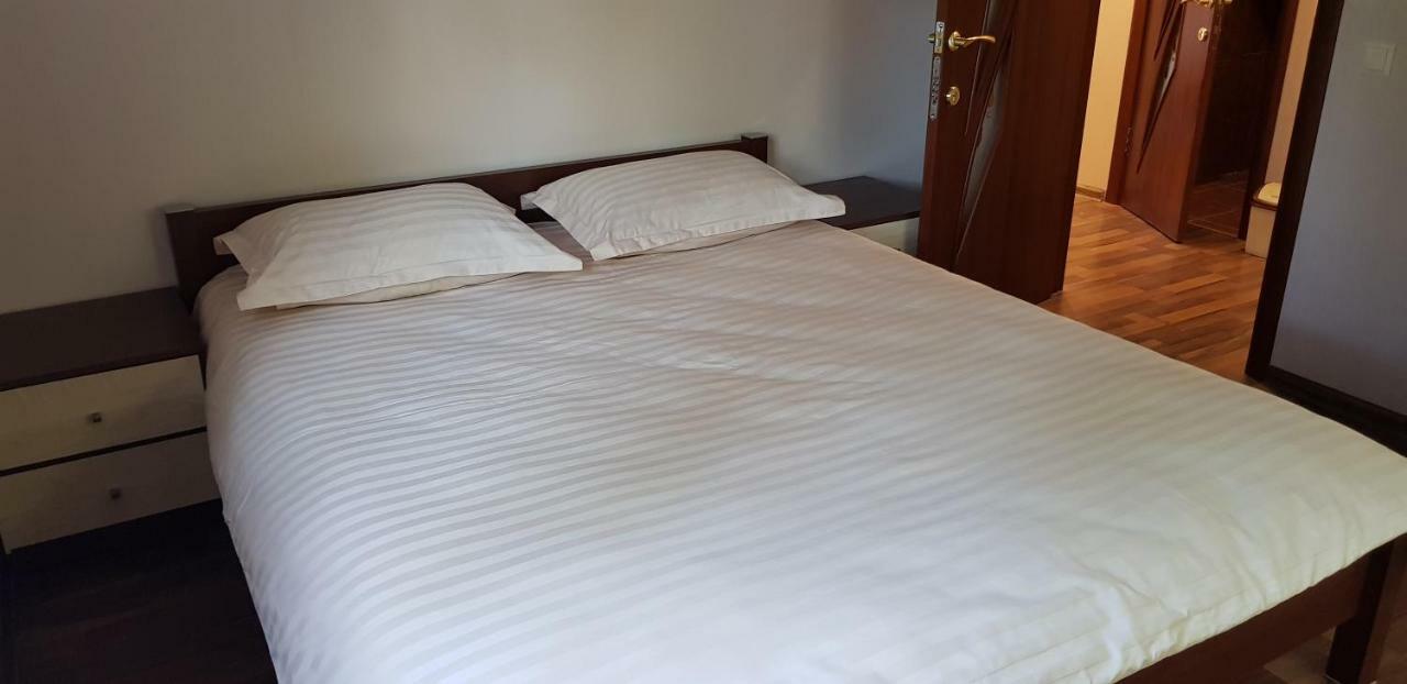 Goratwins Guest House Near Boryspil Airport Hora Bagian luar foto